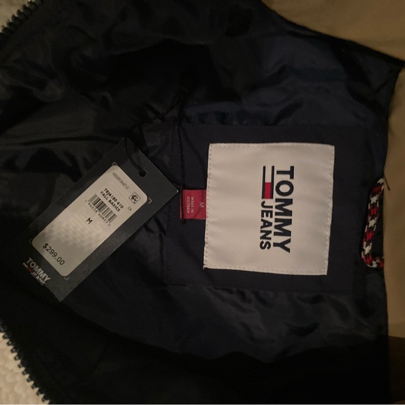 BNWT Tommy Hilfiger jacket. - Picture 3 of 4